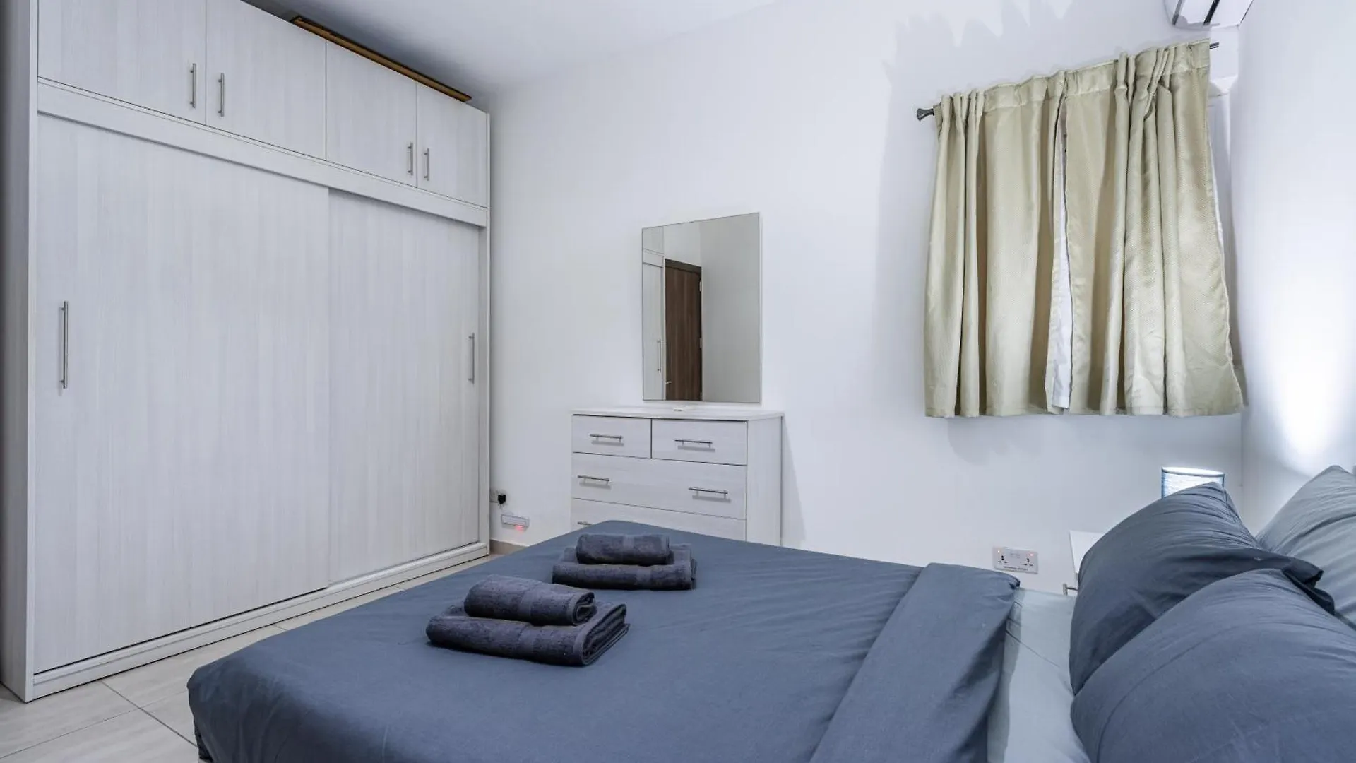 The Fives Apartment سانت جوليان