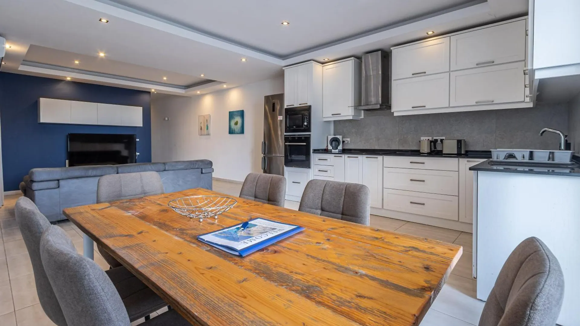 The Fives Apartment سانت جوليان