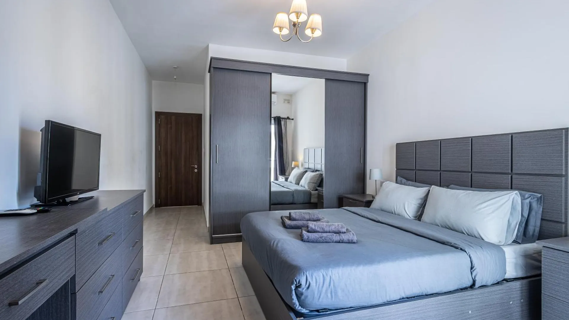 The Fives Apartment سانت جوليان مالطا
