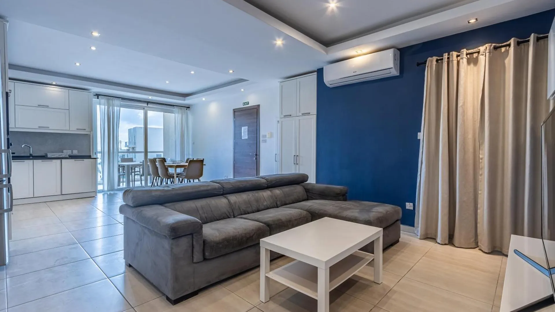 The Fives Apartment سانت جوليان